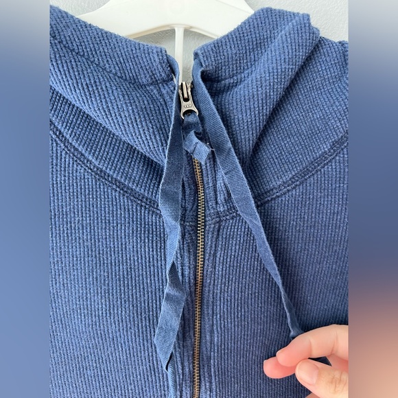 Carhartt blue henley zip up hooded sweatshirt Women’s size S - Picture 3 of 7